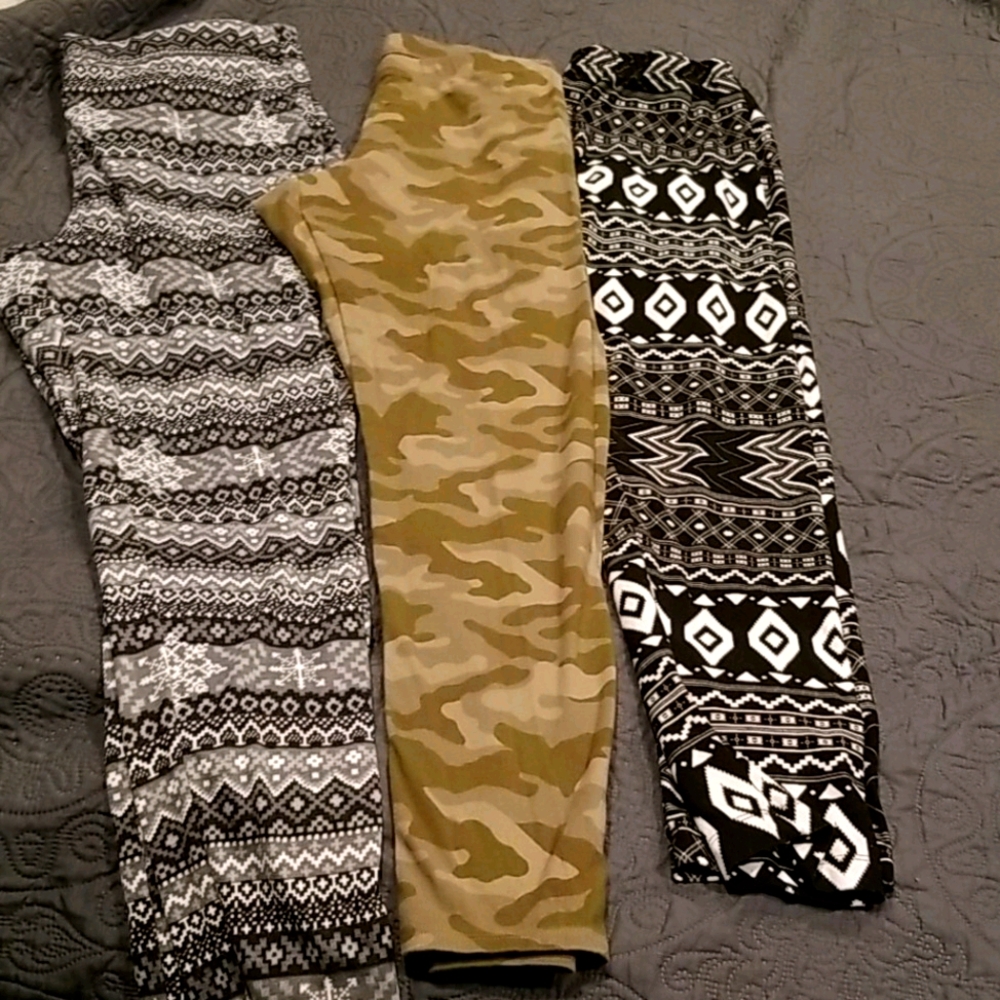 3 pair leggings- excellent condition